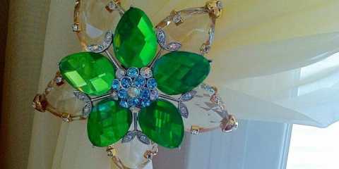 Green crystal drapery holdbacks