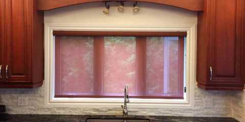 Matching roller blinds in the kitchen