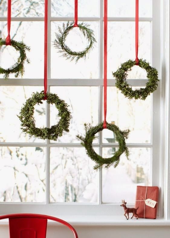 window-decorations-for-Christmas