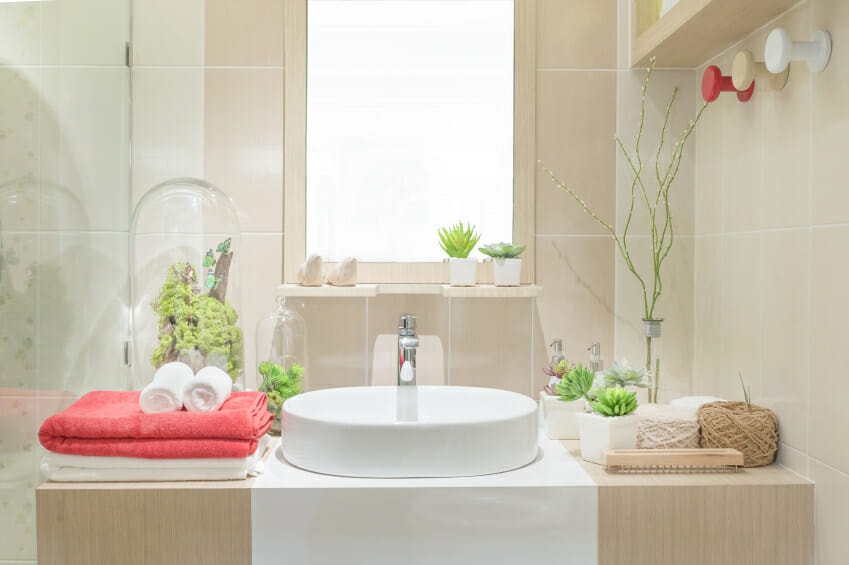 How to make a small bathroom look bigger